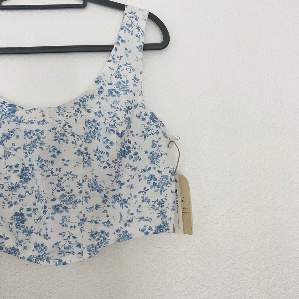 🆕 Blue Floral Cropped Linen Top - Picture 2 of 3